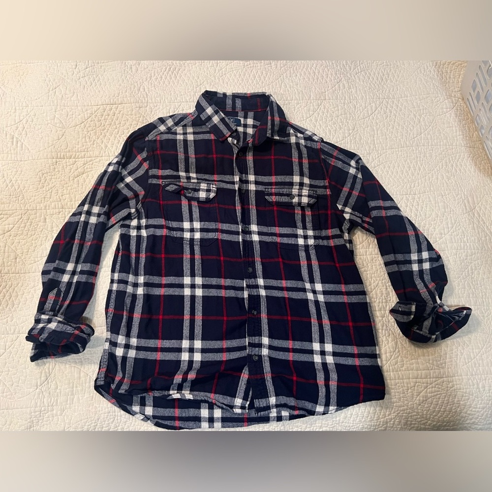 Long sleeve button down flannel. Very comfortable.